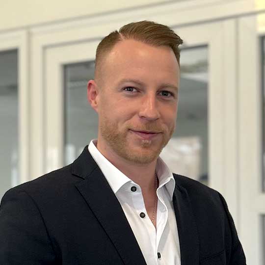 Königsee Implantate: Foto von der Außendienstmitarbeiter Christian Moscnek, zuständig für Baden-Württemberg und südwestliches Bayern